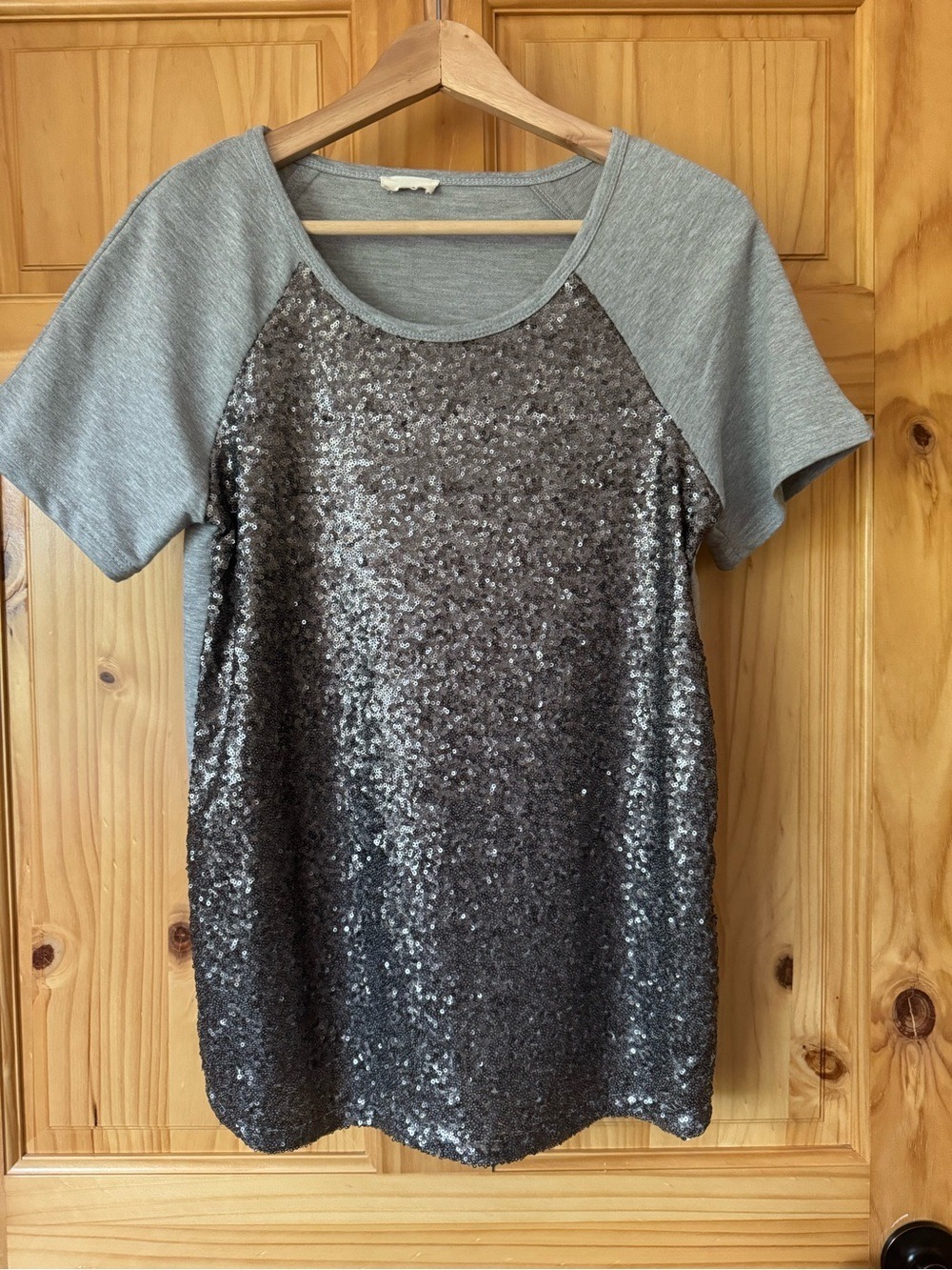 Tobi Sequin Front Short Sleeve Top size medium